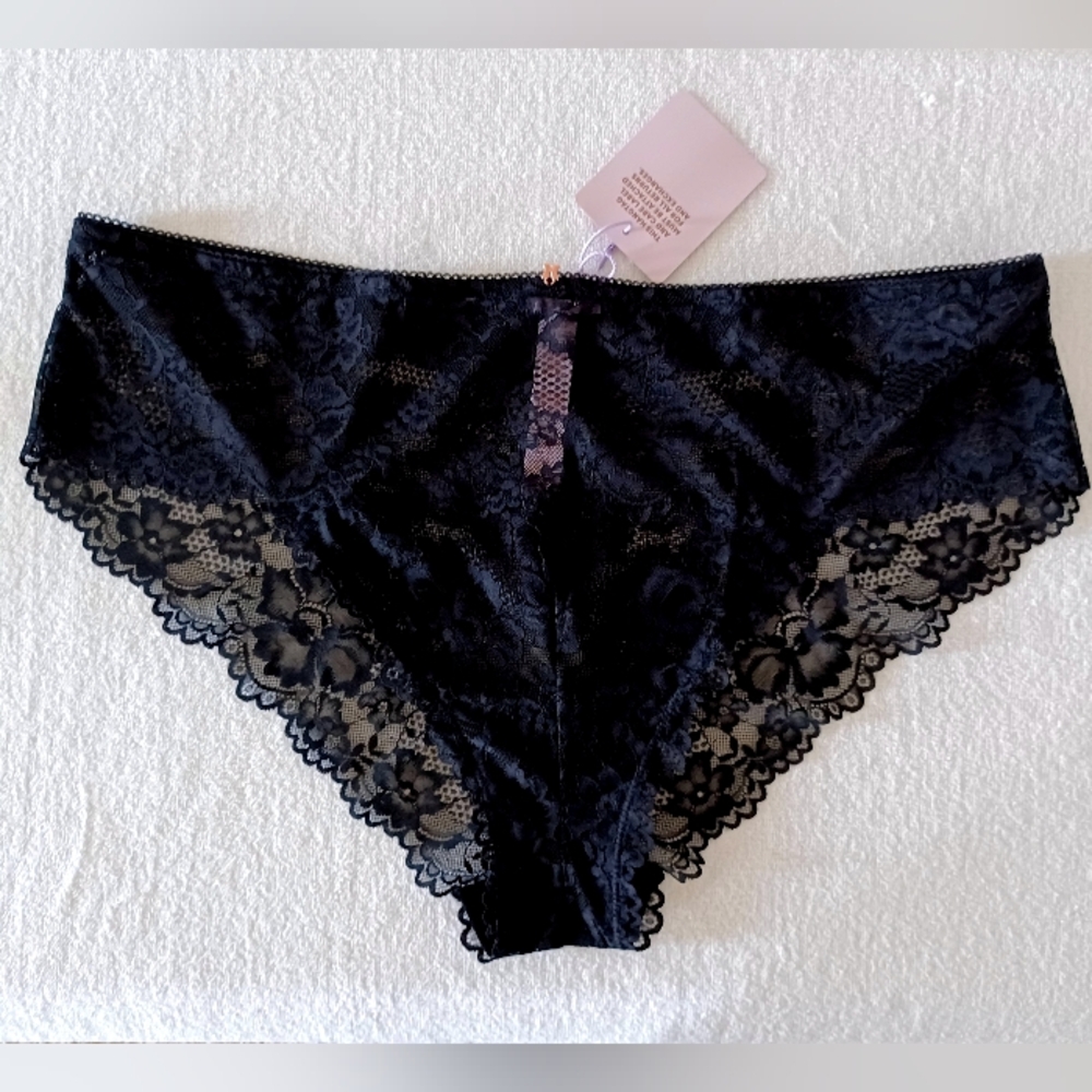 Savage X Fenty by Rihanna Black Lace Panty, size 3X